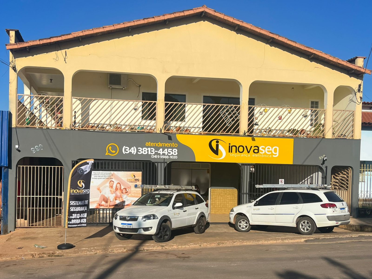 Equipe e frota InovaSeg em atendimento